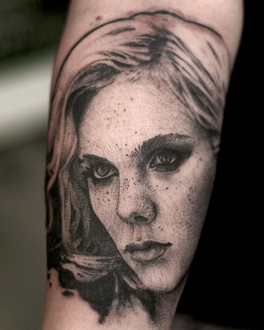 Realistisches Frauenportrait Black & Grey Tattoo - Spirit of 666 Oberhausen