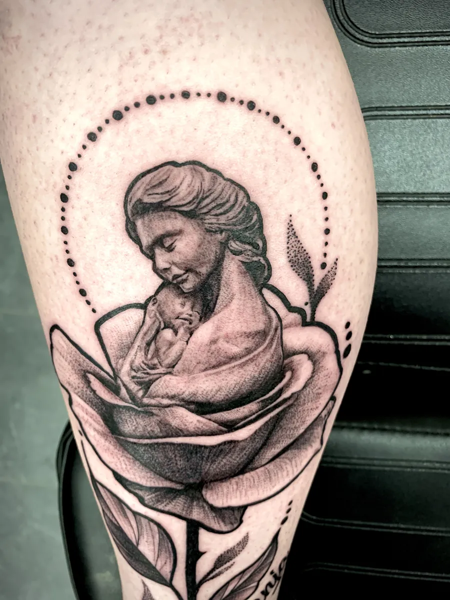 Madonna mit Kind in einer Rose Black & Grey Tattoo - Spirit of 666 Oberhausen