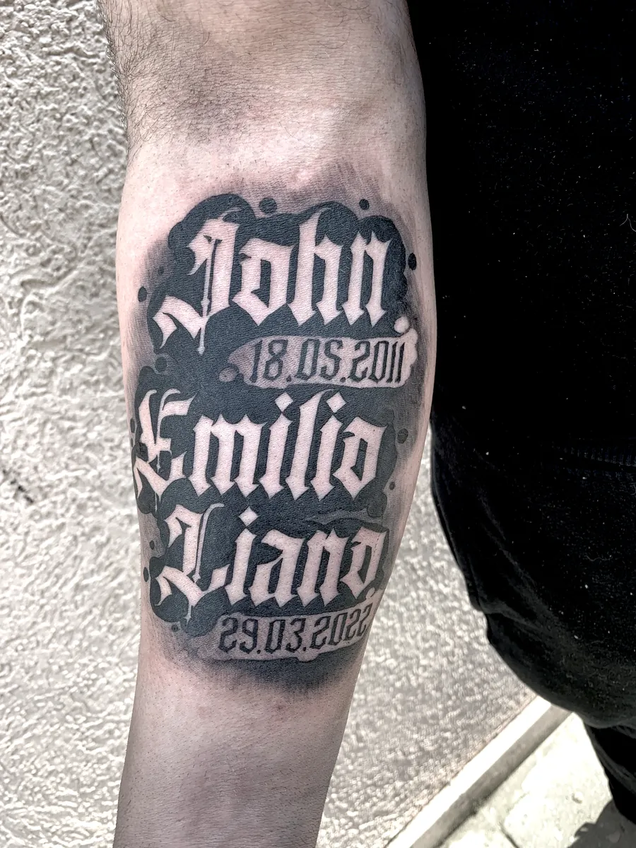 Namen-Schriftzug Lettering Tattoo - Tattoostudio Oberhausen