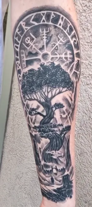 Wikinger Lebensbaum mit Vegvisir Tattoo - Spirit of 666 Oberhausen