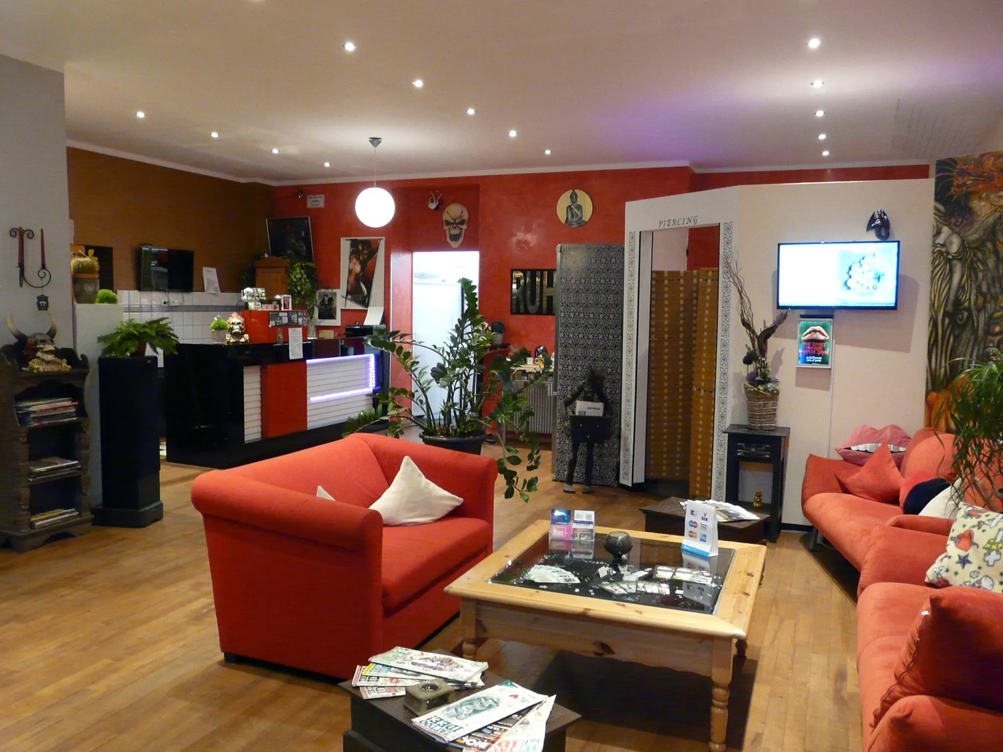 Innenansicht des Spirit of 666 Tattoostudios - sauber und professionell eingerichtet