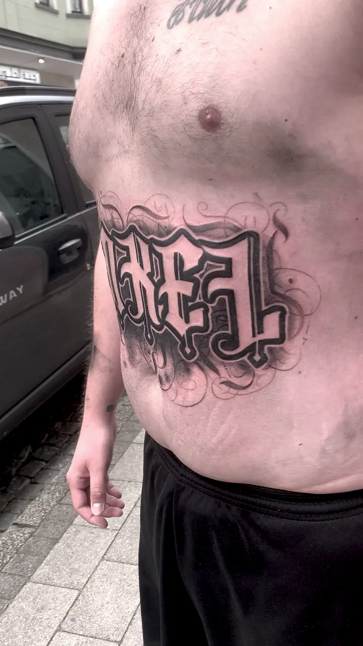 Video: Schriftzug Bauch Lettering Tattoo - Spirit of 666 Oberhausen